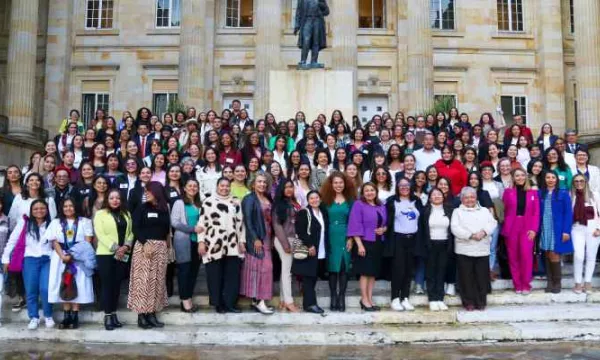 Mujeres Orquídeas hablaron en el Congreso de la República de ciencia y tecnología (Minciencias)