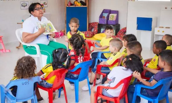 Menores de edad que viven con sus madres en centros de reclusión tienen derecho a recibir atención integral (ICBF)