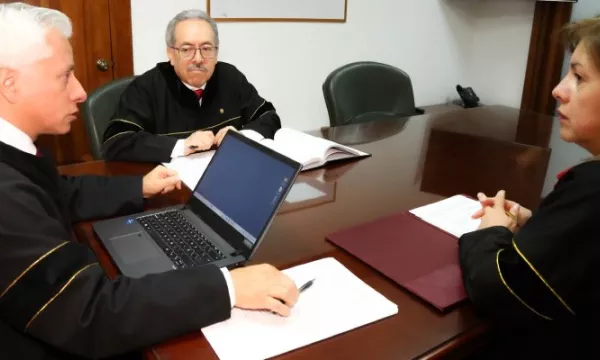 Absuelven a expresidente de la Cámara de Representantes por celebrar contrato sin cumplimiento de requisitos legales